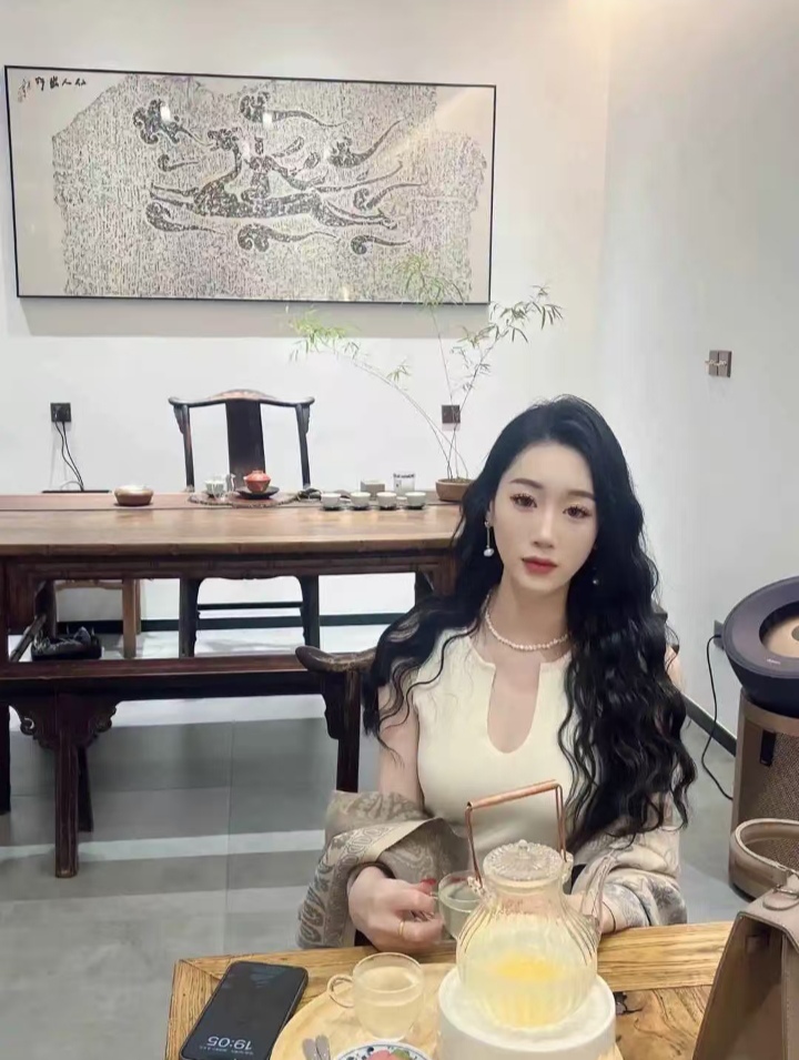 鼓楼美腿辣妹蜜儿