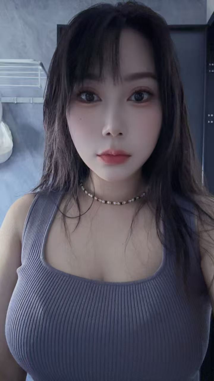 蜜桃臀性感少妇