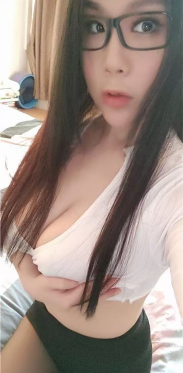 虹口美乳眼镜妞瑶瑶