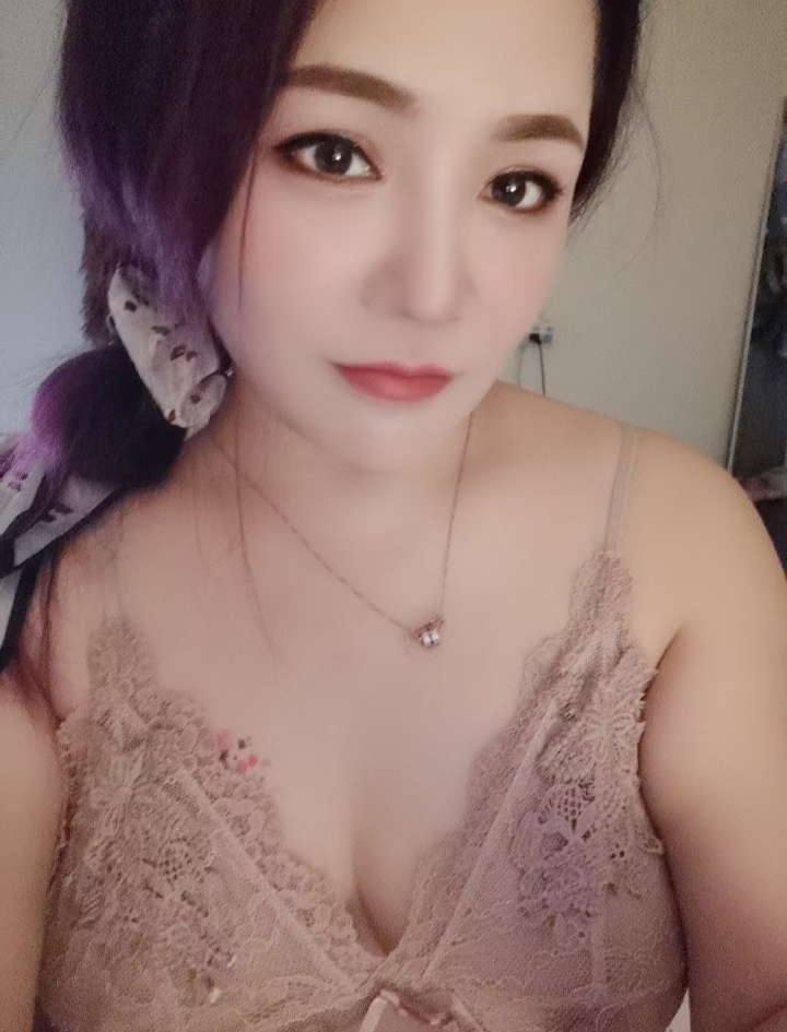 玄武美艳小少妇彤彤