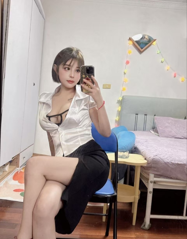 大白兔短发尤物兰兰