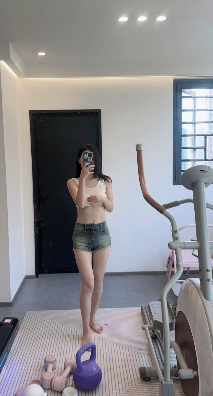 宝安瑜伽美妞佳佳