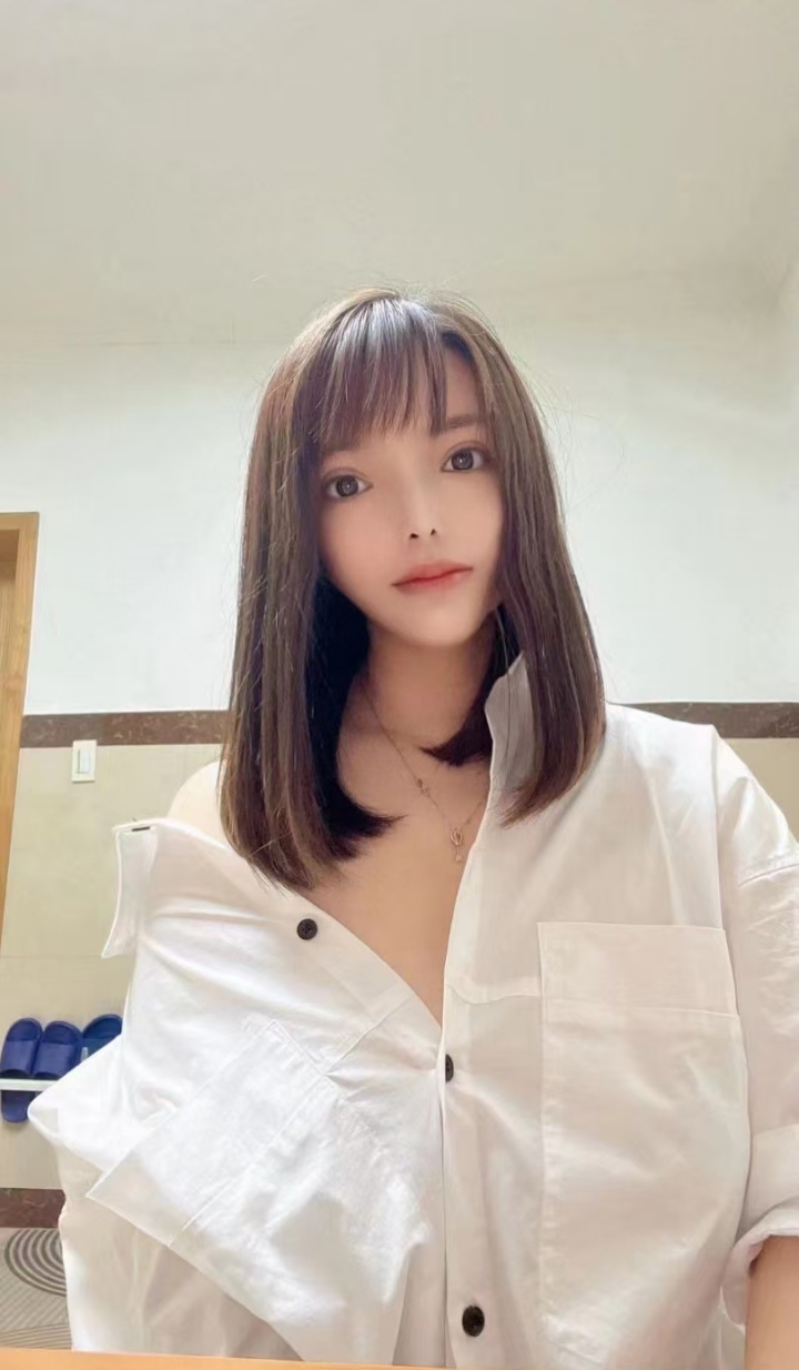 风情大白兔辣妹露露