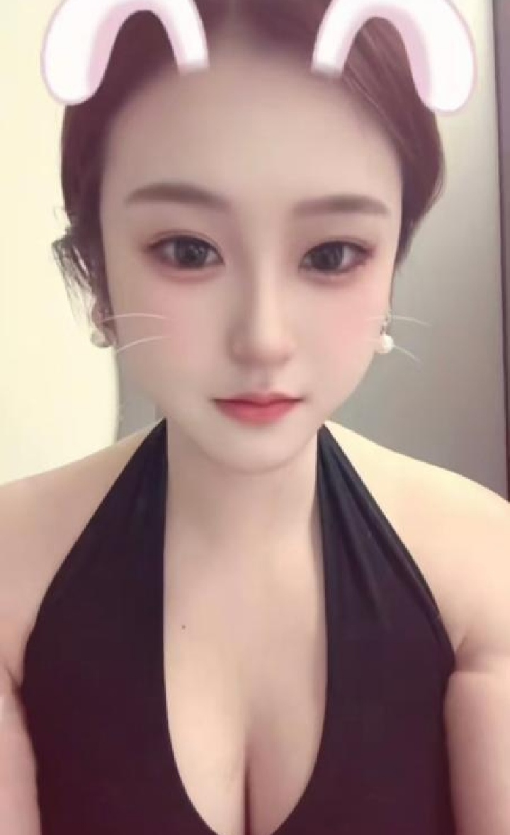 罗湖颜值大奶妹