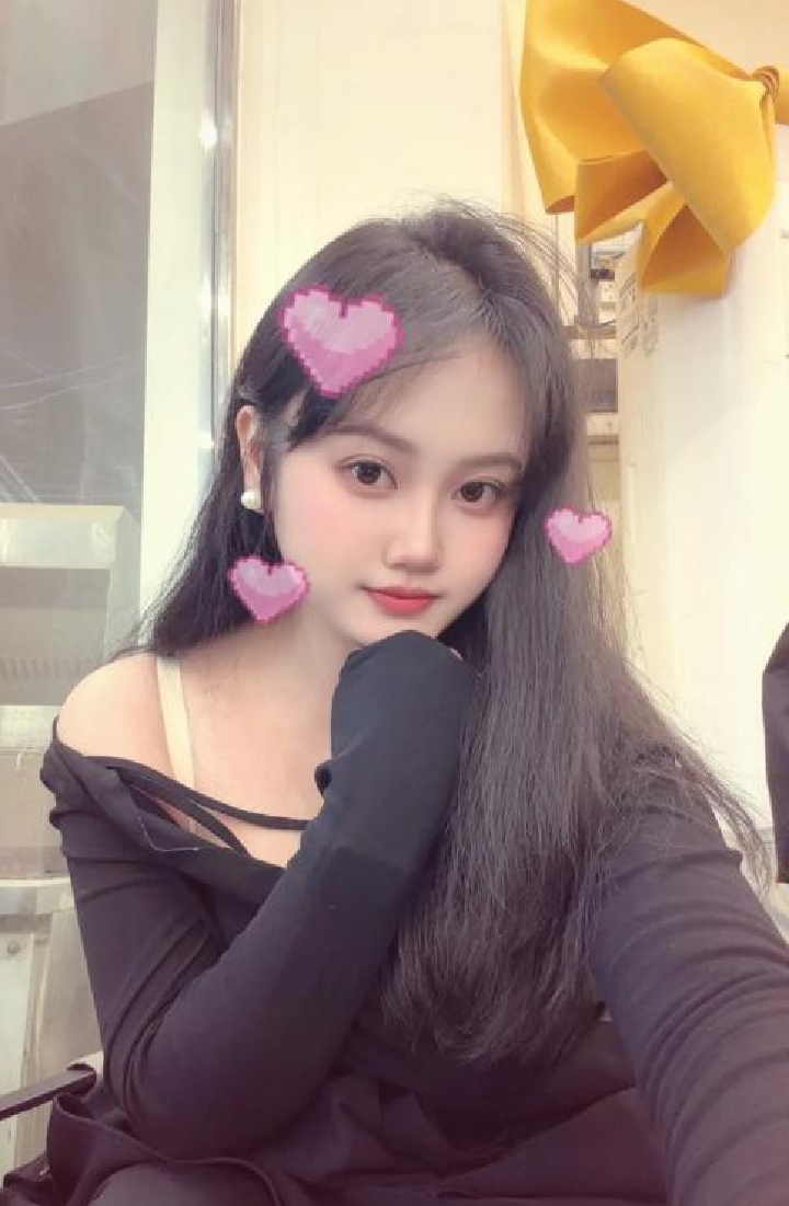 南山丰润性感萌妹