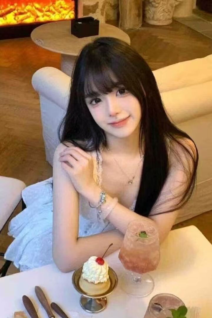 兼职甜妹白嫩青竹