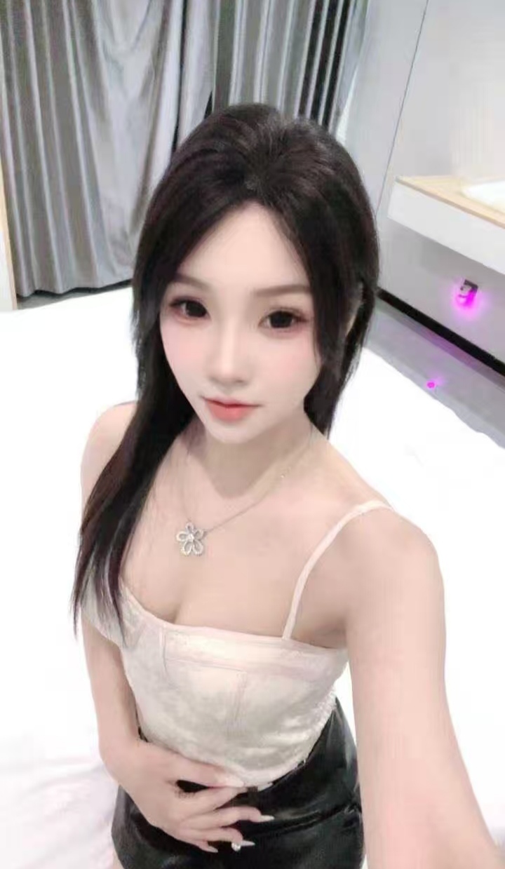 西丽白嫩美妞甜甜