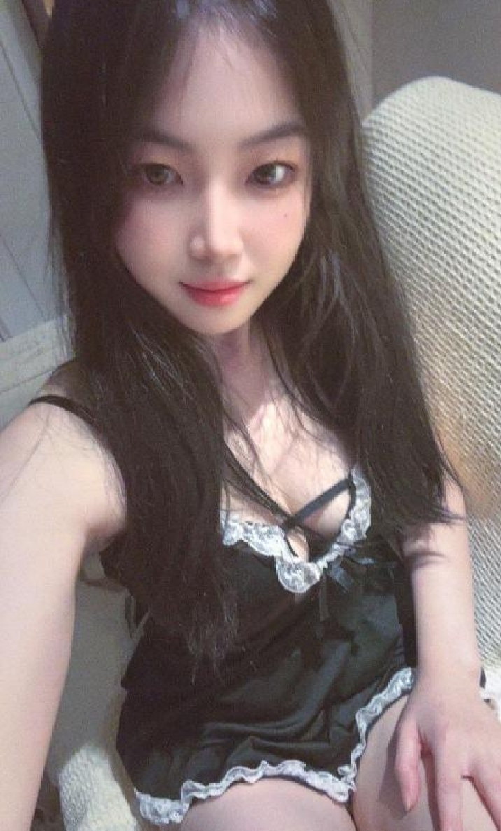 西湖蜜桃臀尤物小茹