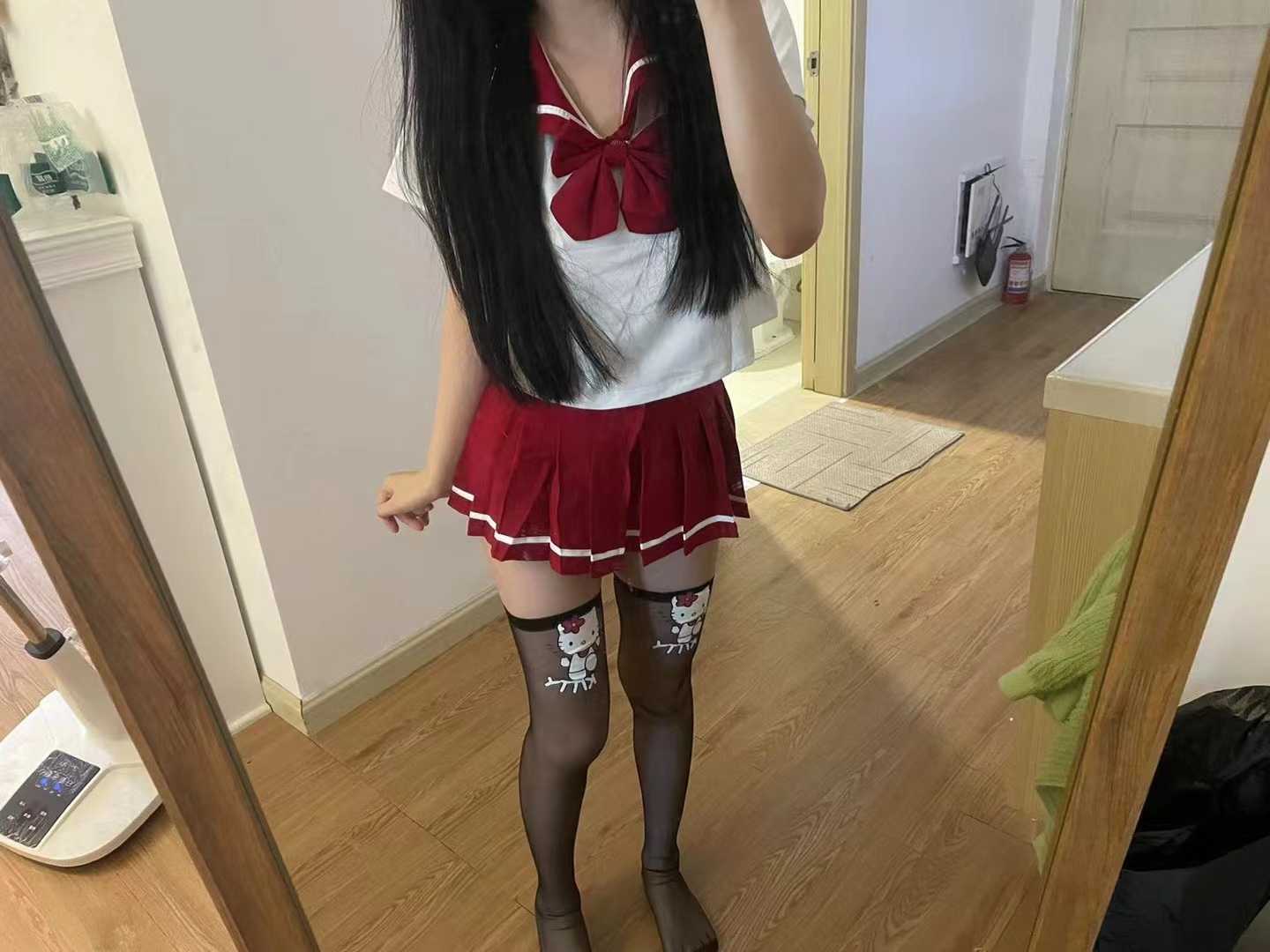 花都甜甜 身材娇小 卡哇伊 黑丝制服 非常顶