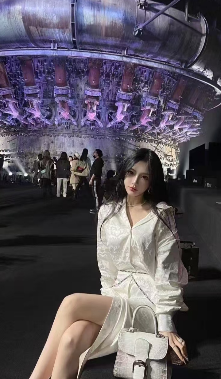 松江美腿尤物欣雨