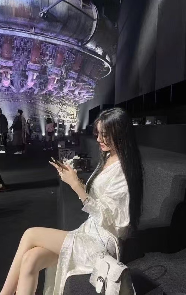 松江美腿尤物欣雨