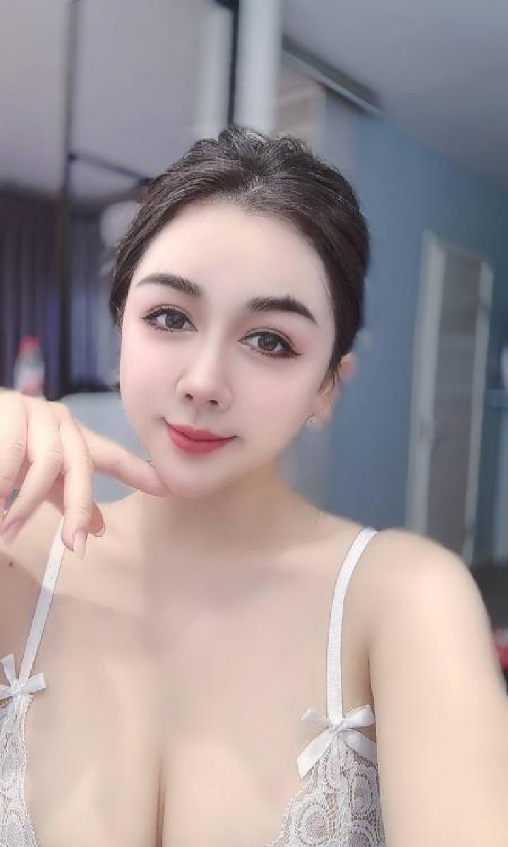 西塔极品微胖轻熟女