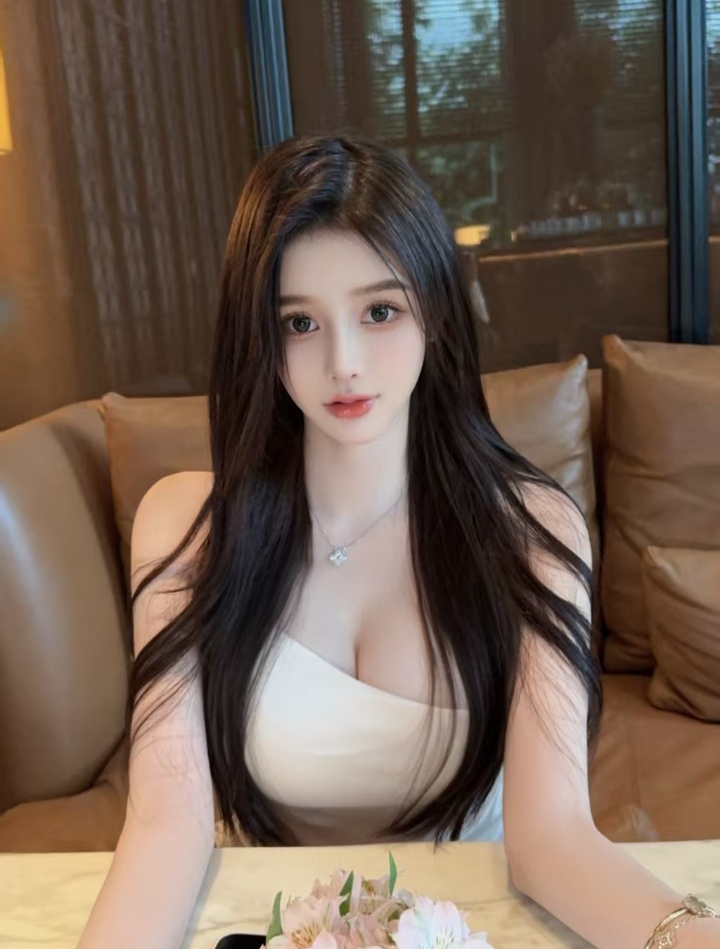 美乳长腿嫩妹芷柔