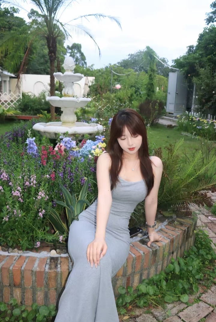 尤物身材甜妹维斯