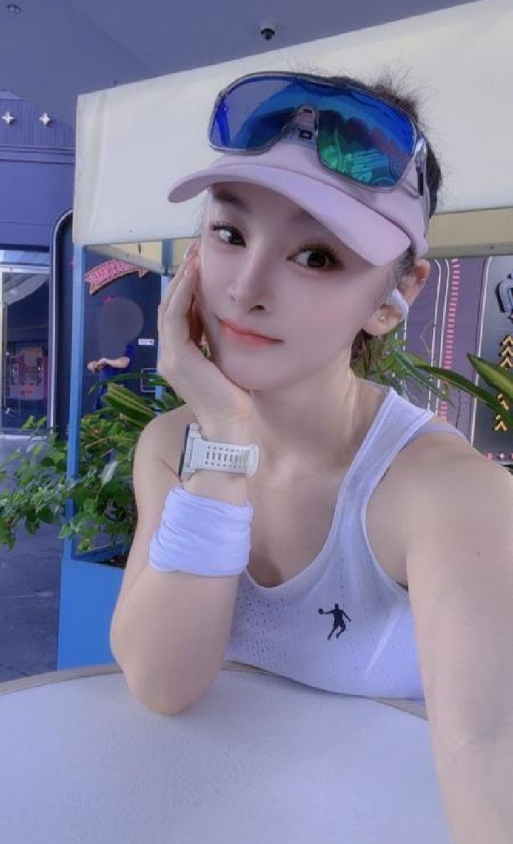 尤物身材甜儿老师