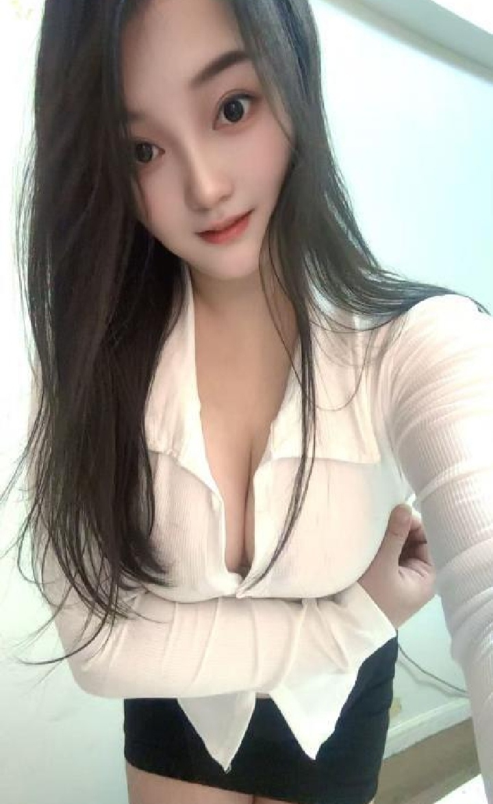 西湖美臀兼职小少妇