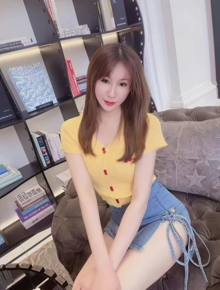 铁西美臀辣妹小苹果