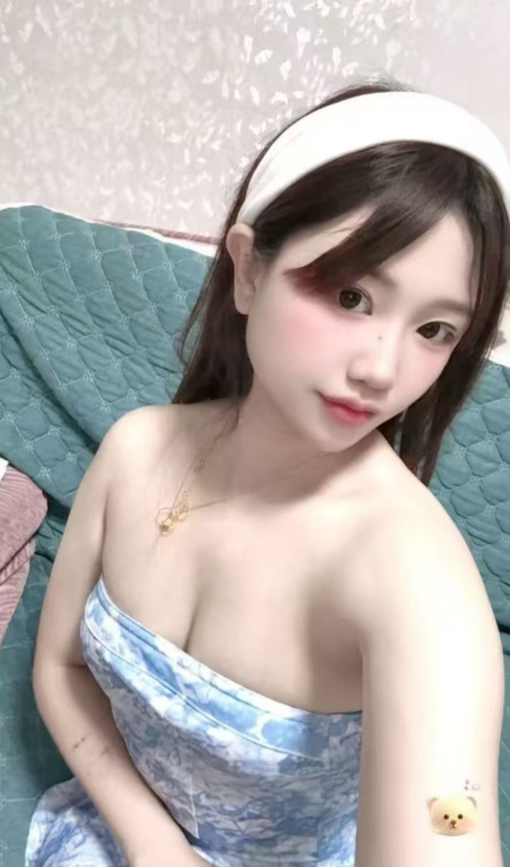 白嫩丰润小姐姐二乖