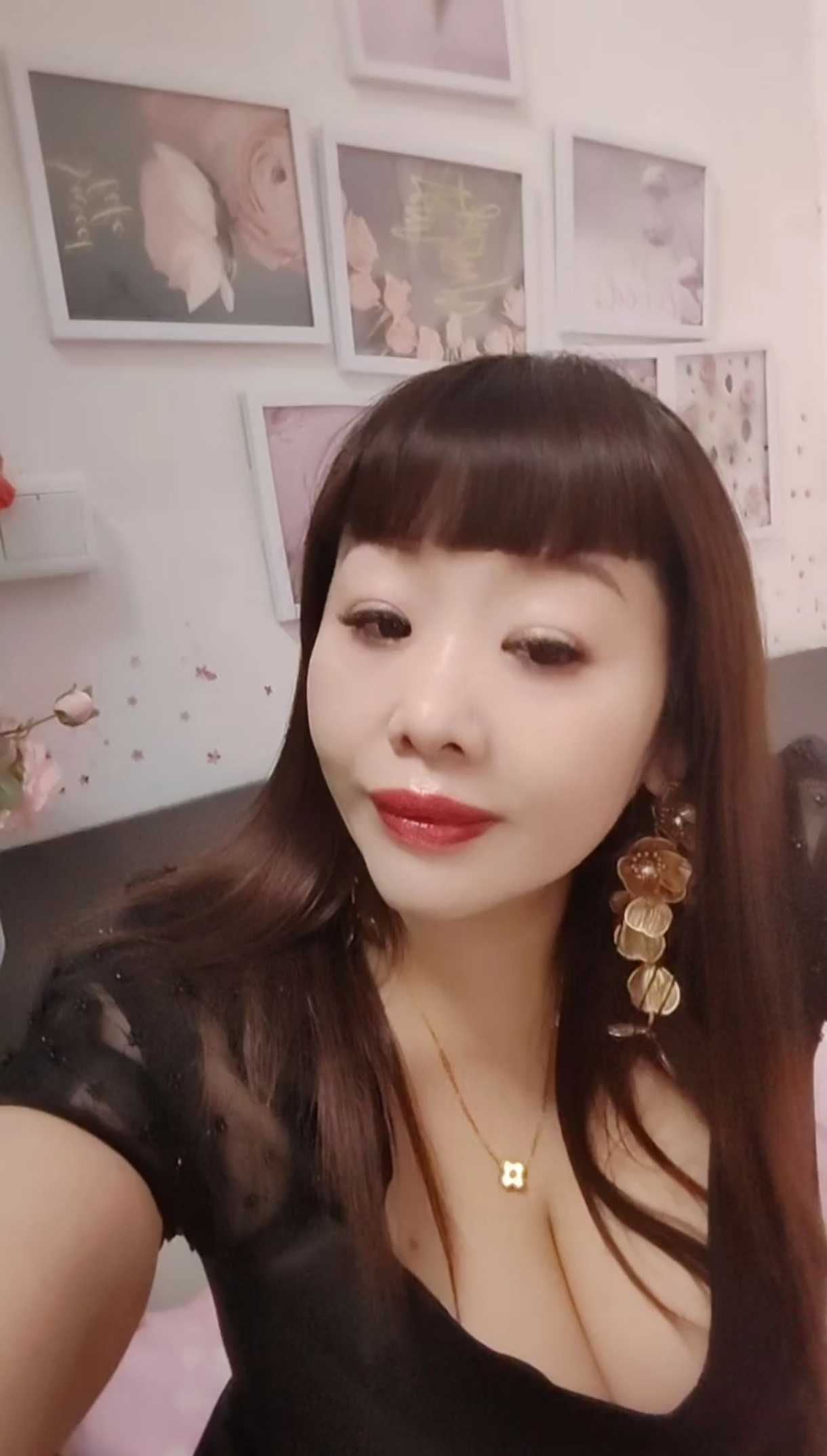 喜欢熟女的请别错过，性价比高，天河岗顶