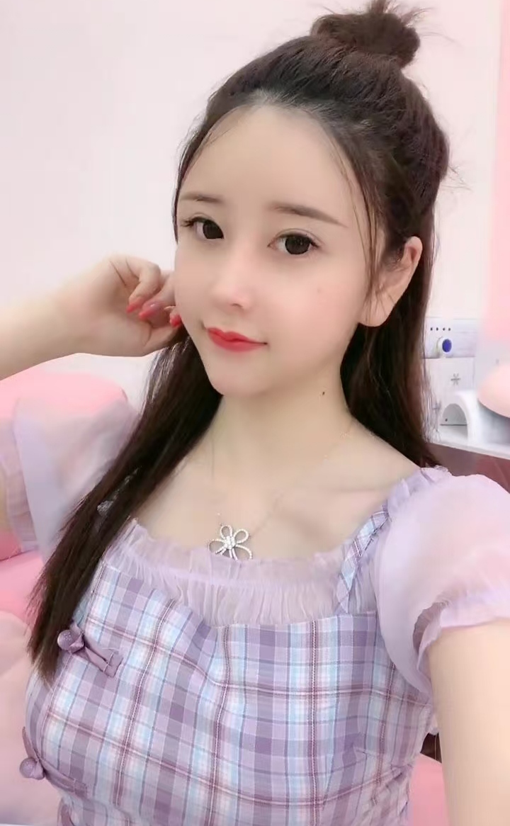 坂田白嫩辣妹果果