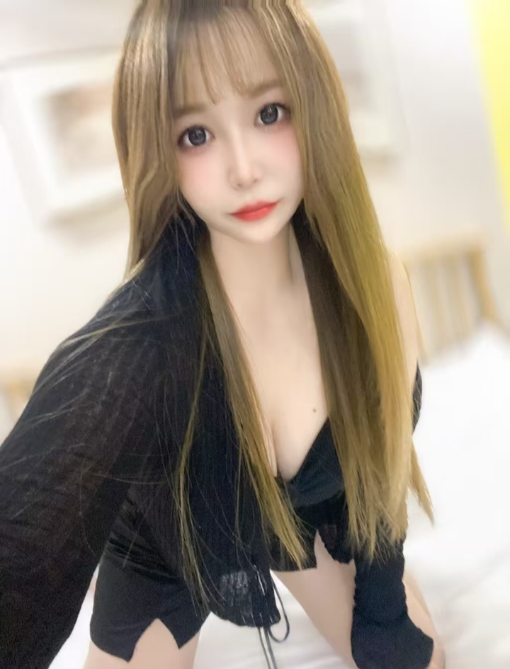 白嫩丰润辣妹兔兔