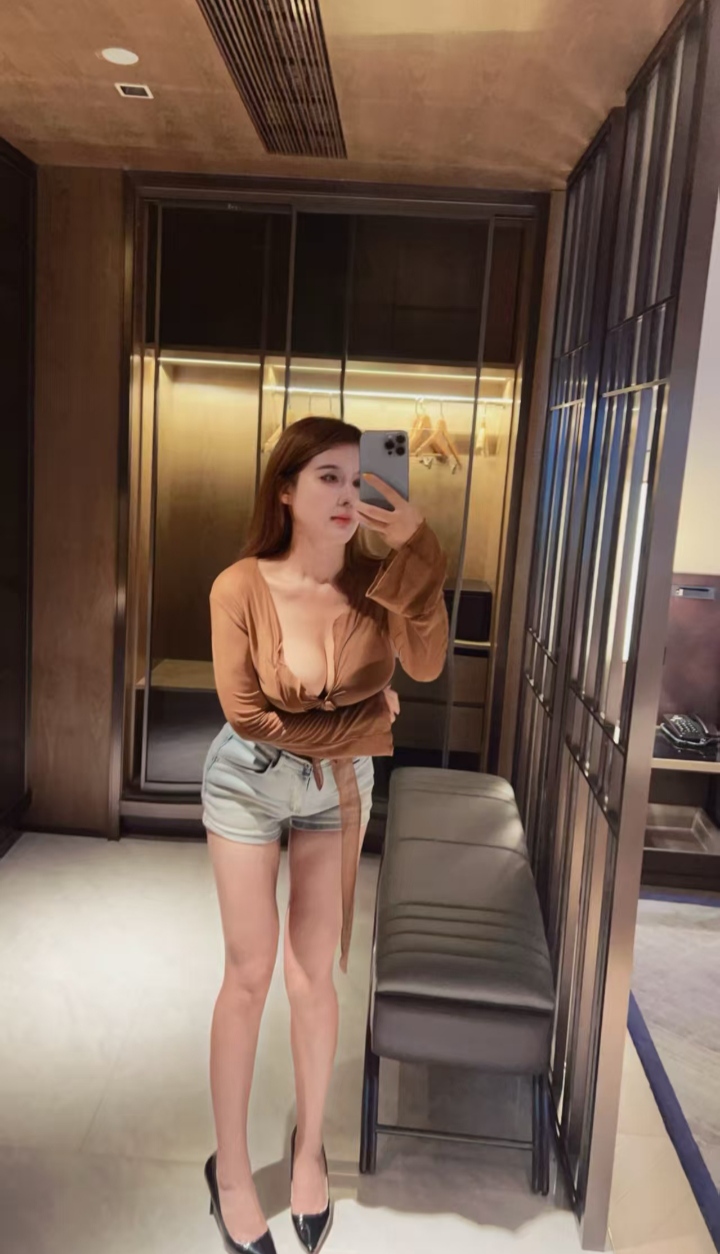 徐汇美乳辣妹月月