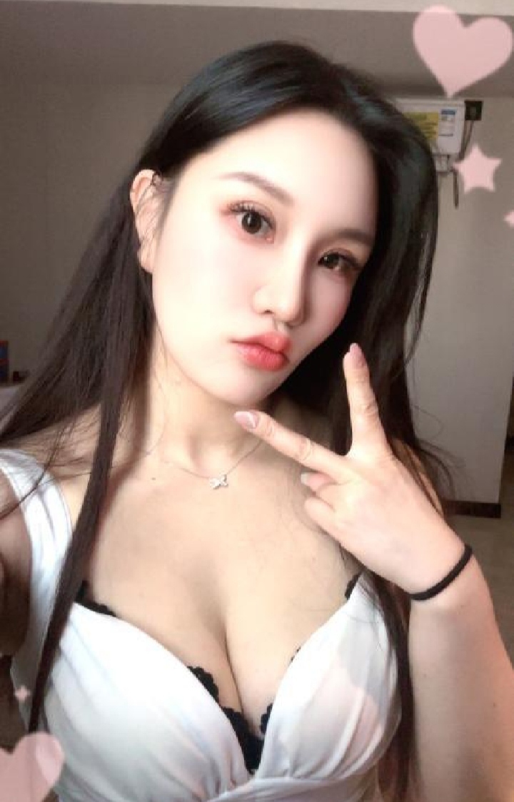 大奶健身尤物西宝