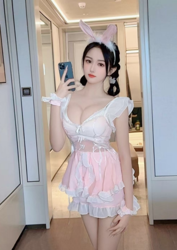 白嫩情趣尤物玲玲