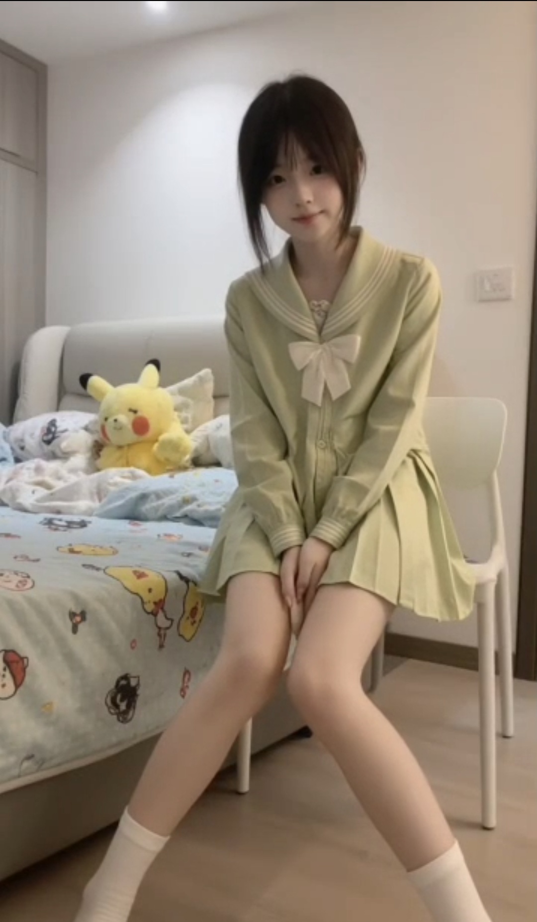 bobo城那边鸠江区，18岁美女