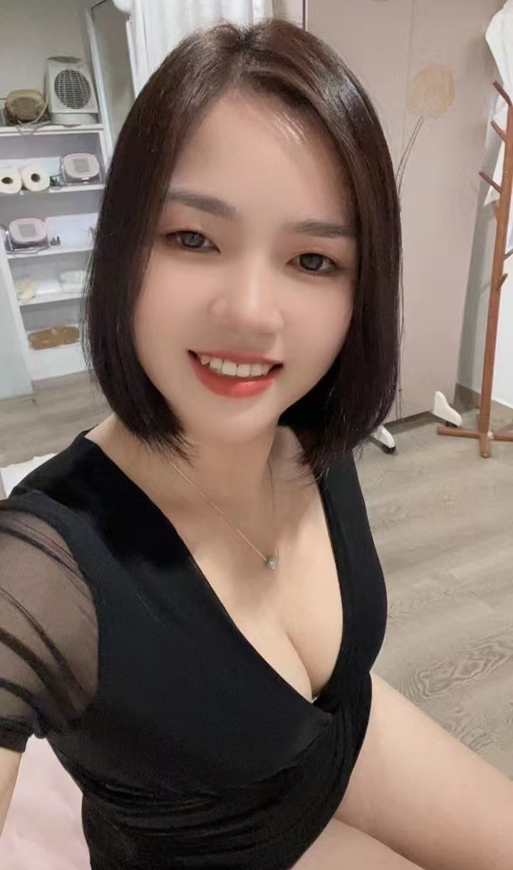 麦地丰润御姐喵喵