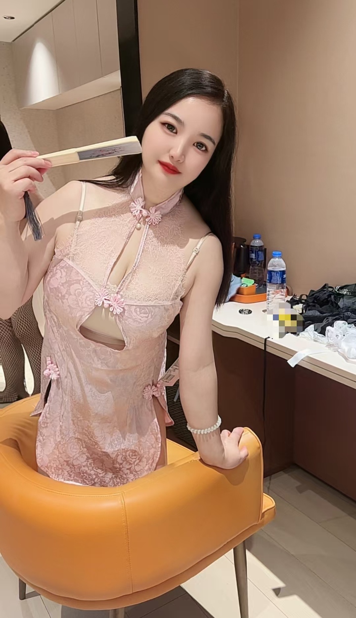 丰满情趣美御姐媛媛