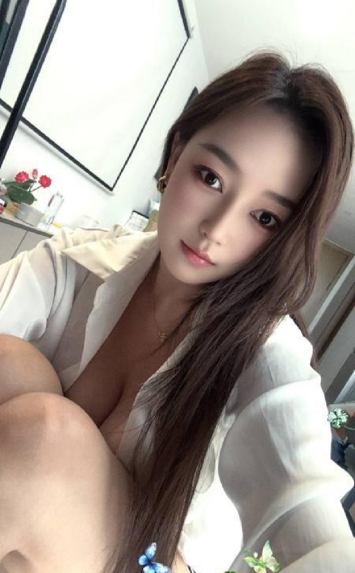 海珠极品巨乳媚娘