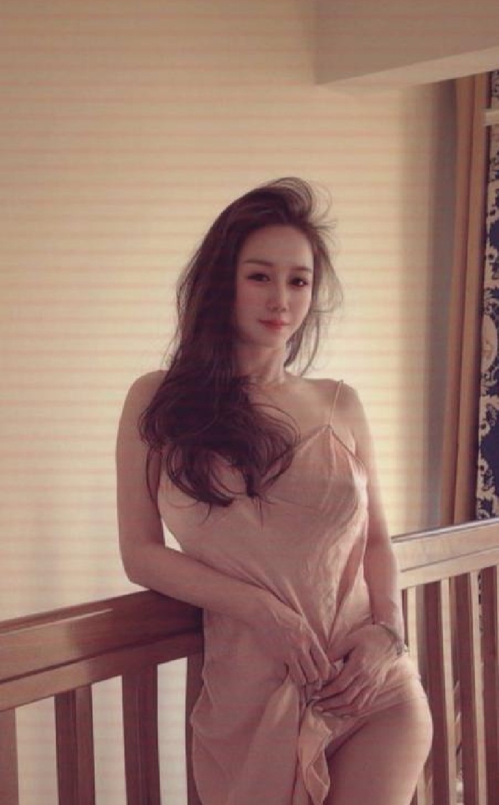 极品身材混血美妞