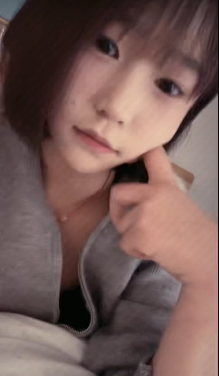 白嫩兼职学妹睿涵