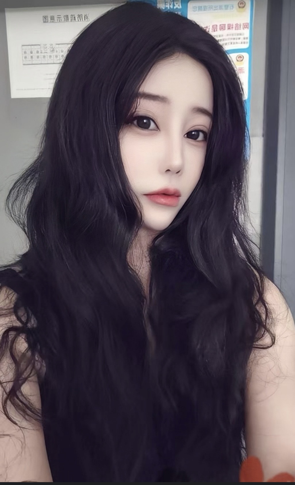 梅花园新人洒洒 臀满腰细 颜值高 照片八成左右