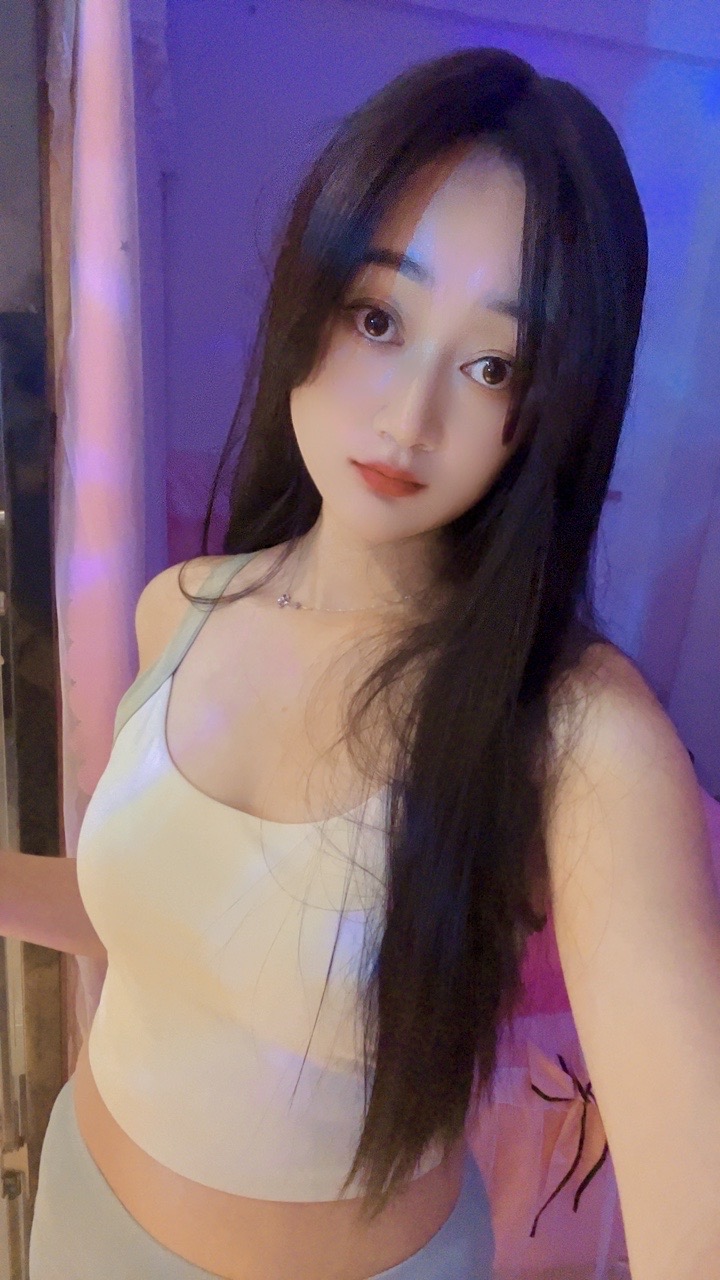 龙华 苏漫 年轻漂亮