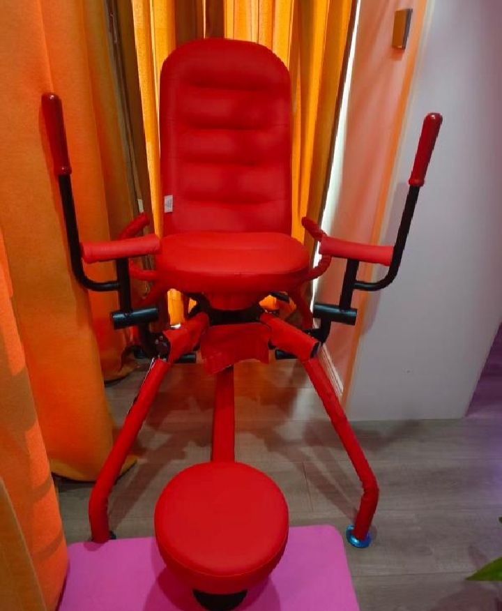 制服情趣小姐姐伊晗