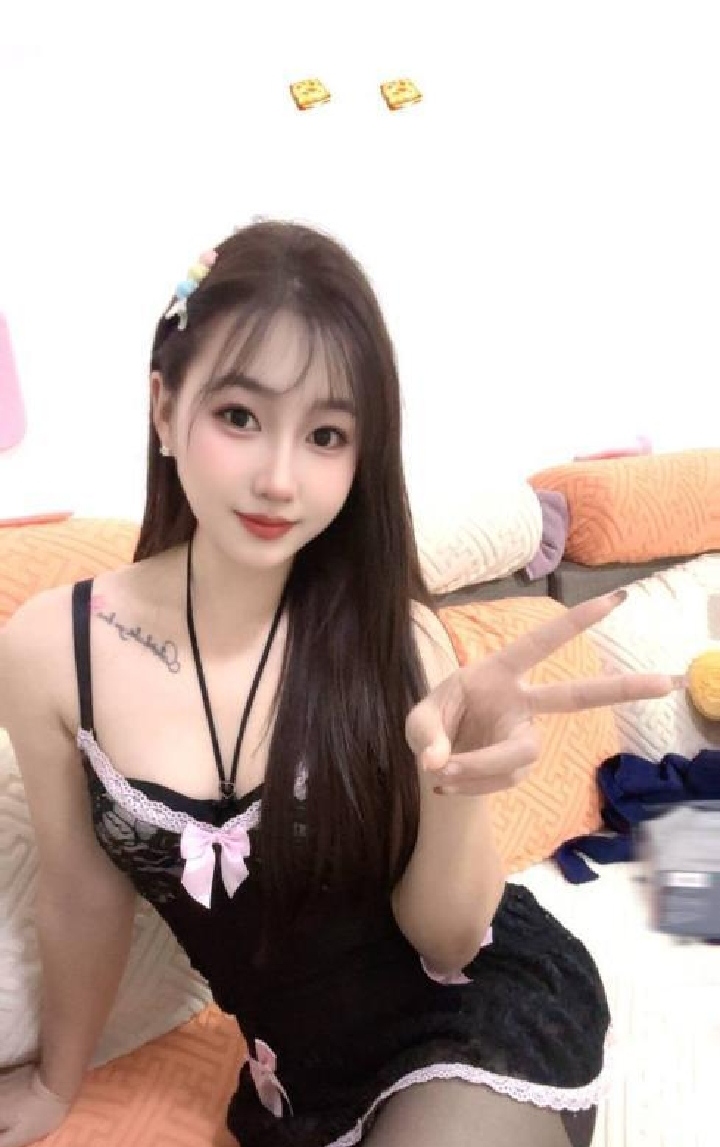 与情趣辣妹的激情时刻