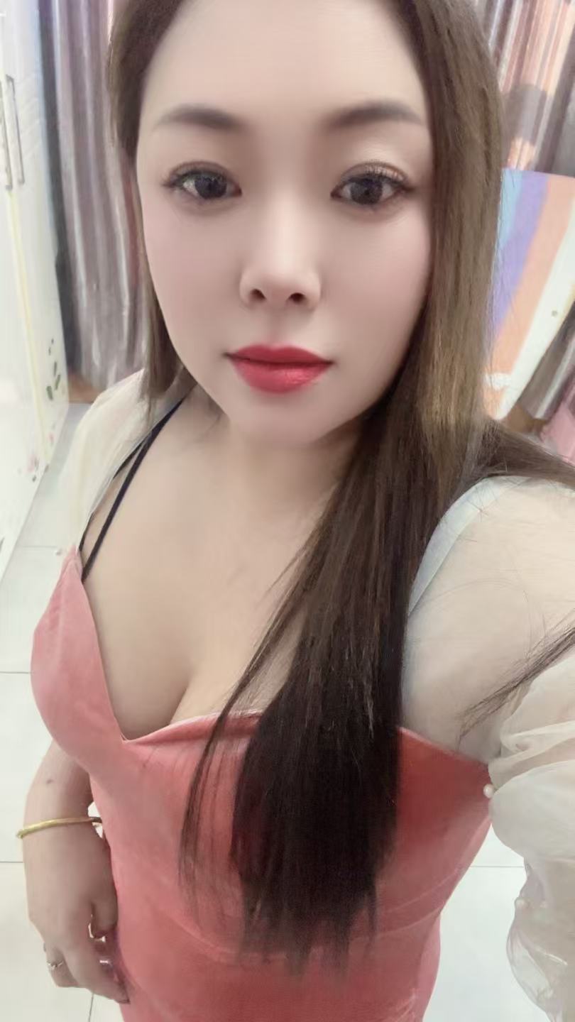 大胸肉臀sao货200泄火