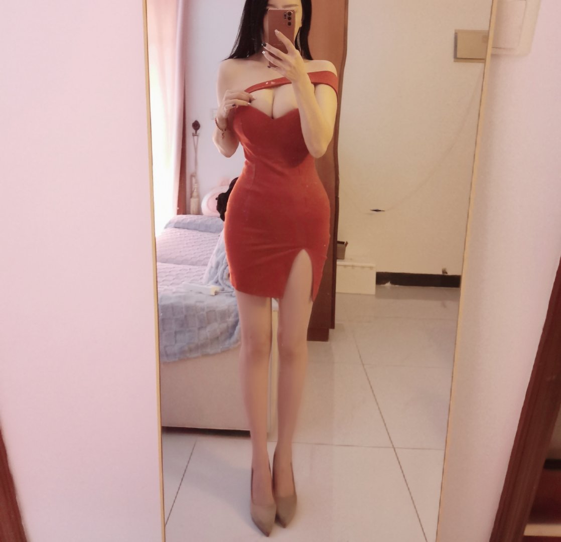 天河筱桐 爆乳女神，气质爆表 极具亲和力