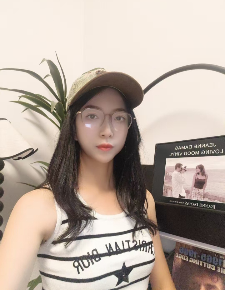 丰台诱人眼镜御姐煊煊