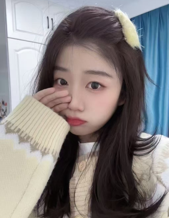 白嫩甜妹牛腩萝卜丁