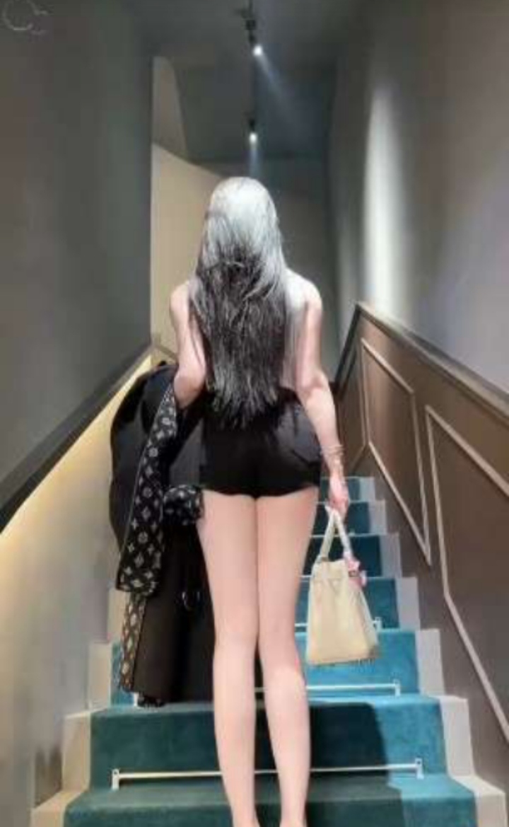 三通潮喷sm海归钢琴老师