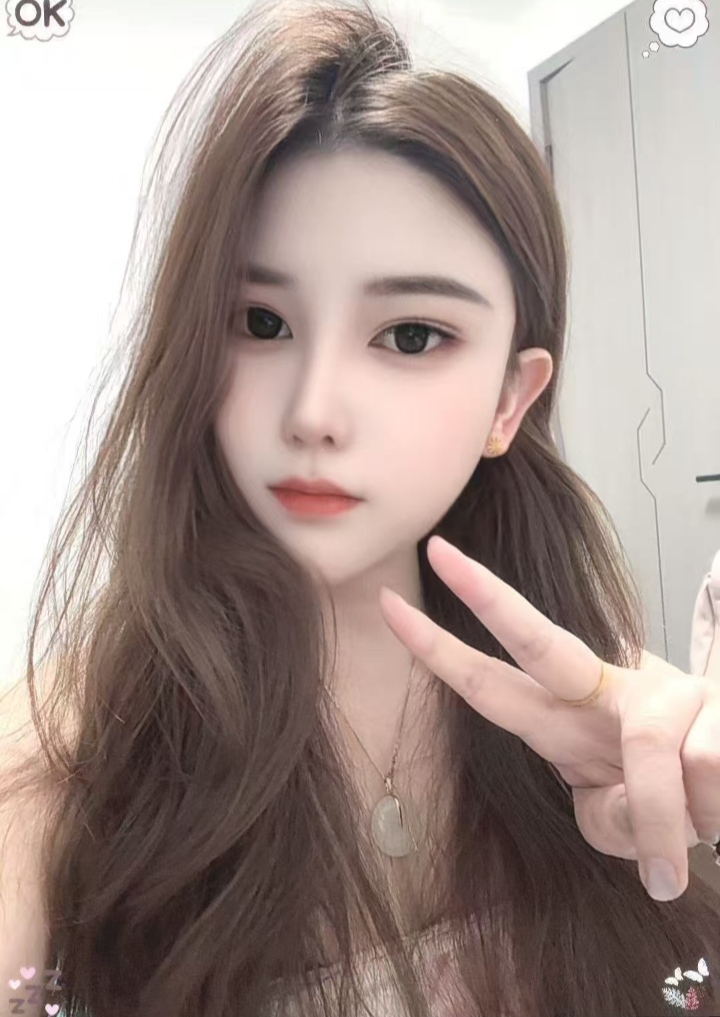 白嫩丰满嫩妹甜甜