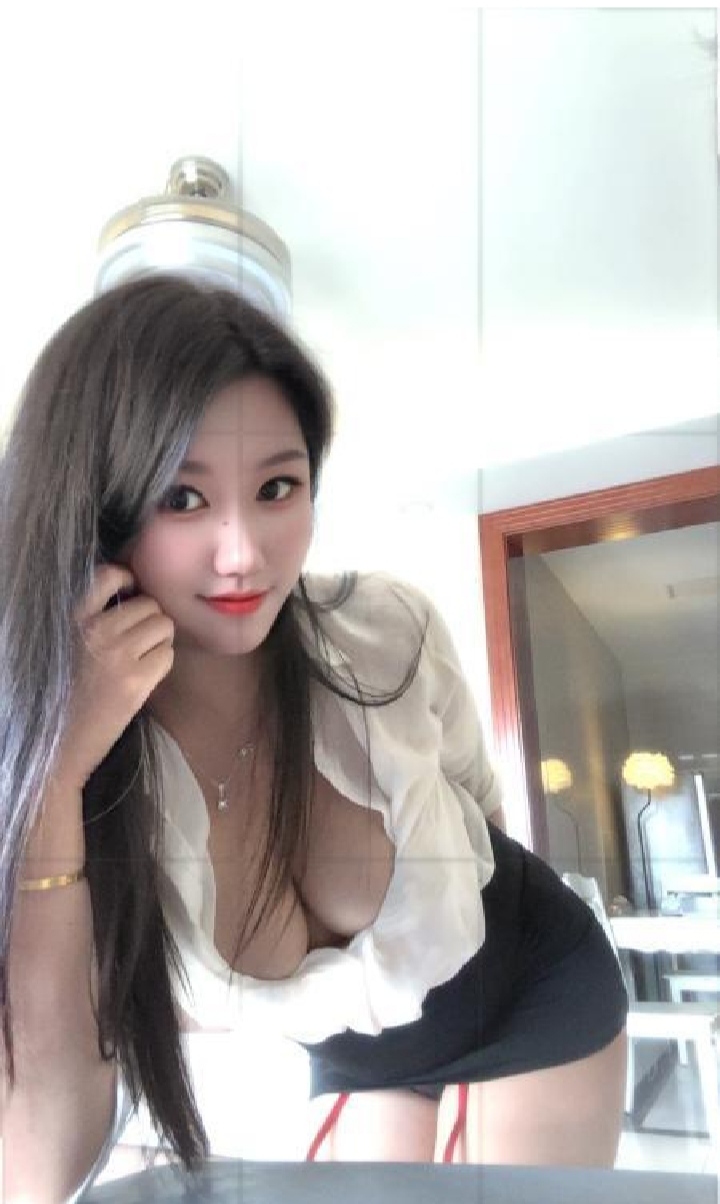 虎丘制服美妞小桃桃