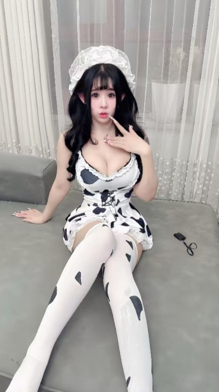 白云爆乳情趣萝莉小桃