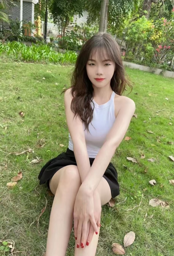 美腿眼镜嫩妹小狐狸