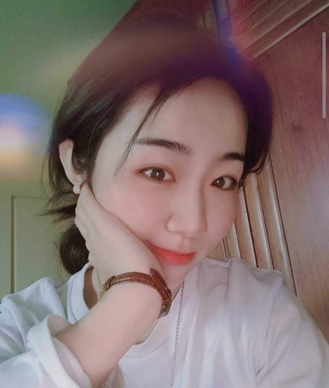 赤峰小美女 年龄下，腿长