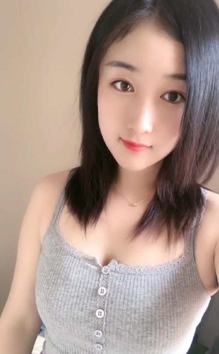 丰满小蛮腰辣妹萌萌