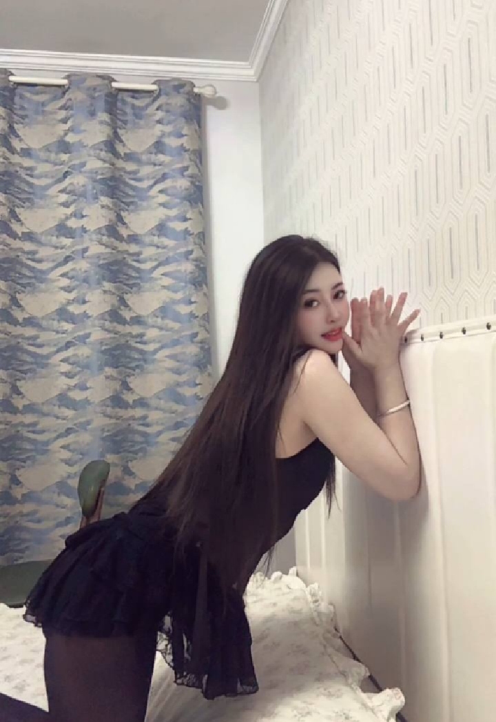 黑丝美腿辣妹多多